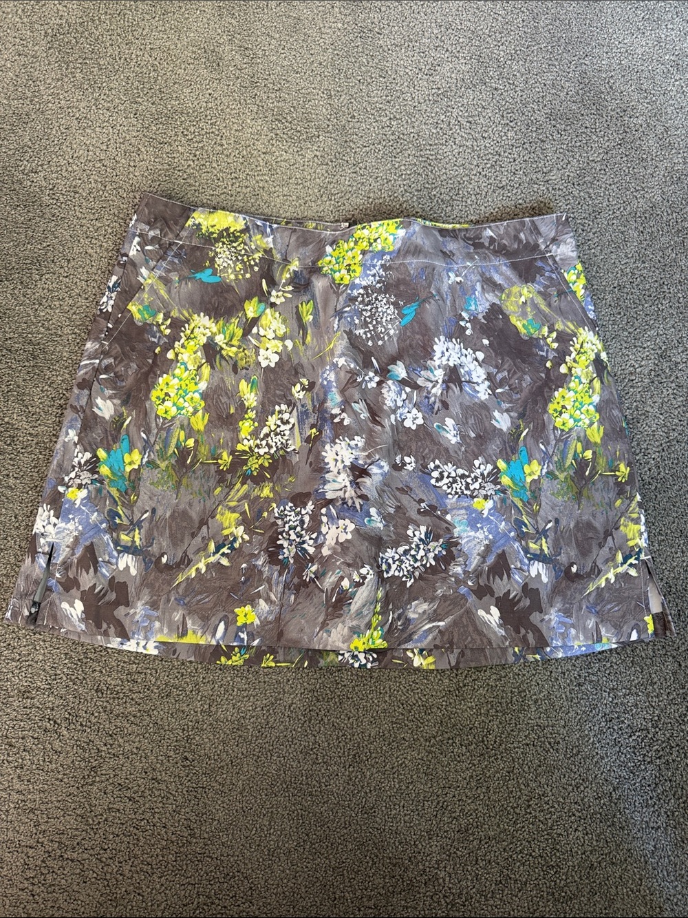 Lady Hagen Golf Skirt Floral Gray, Yellow & Teal. Built-In Gray Shorts. Size 12